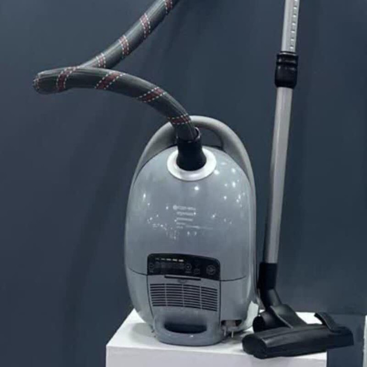 جاروبرقی اوژن مدل VC500لمسی